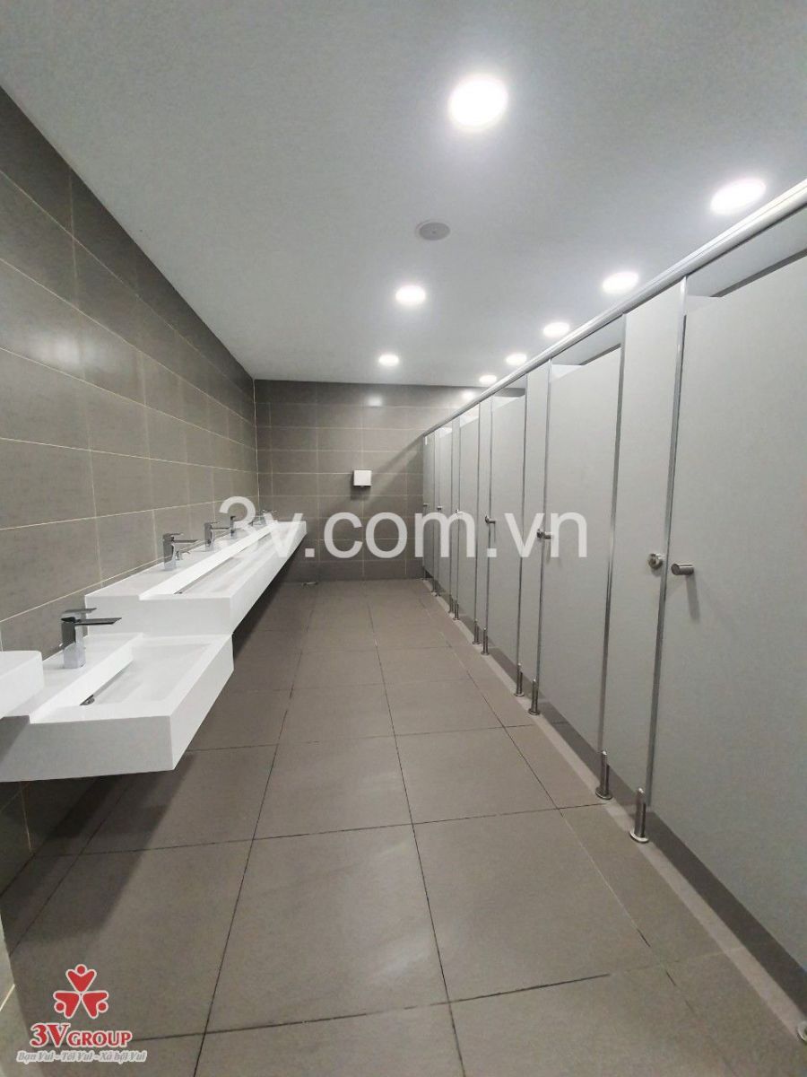 vách  ngăn  vệ sinh compact  hpl màu ghi xám
