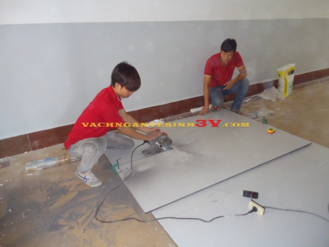 vách ngăn vệ sinh