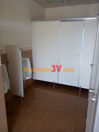 Vach ngan ve sinh chiu nuoc tai Ba Ria Vung Tau 12.3