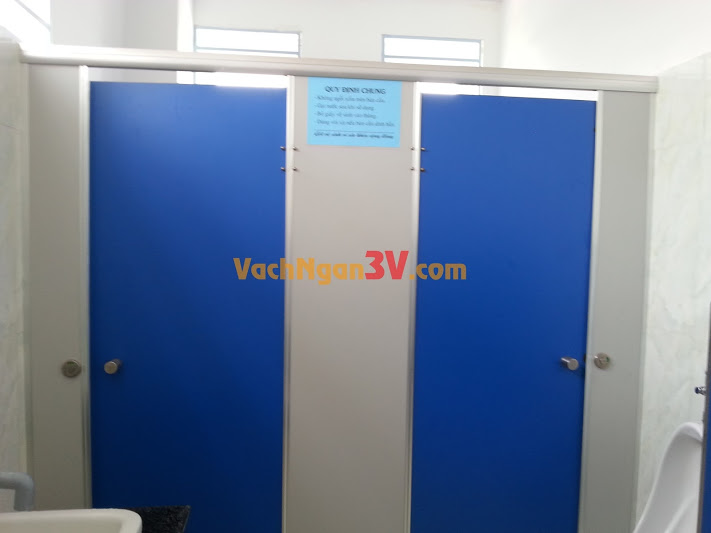 Vach ngan phong ve sinh tai TPHCM 17.2