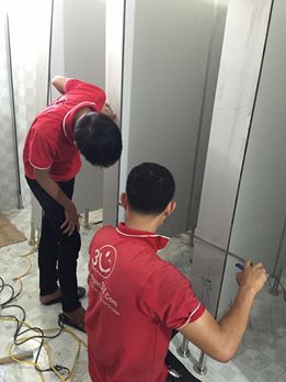 thi công vách ngăn vệ sinh