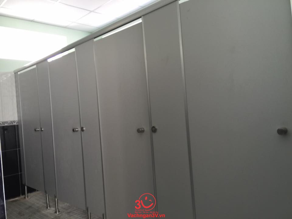 vách ngăn wc 1