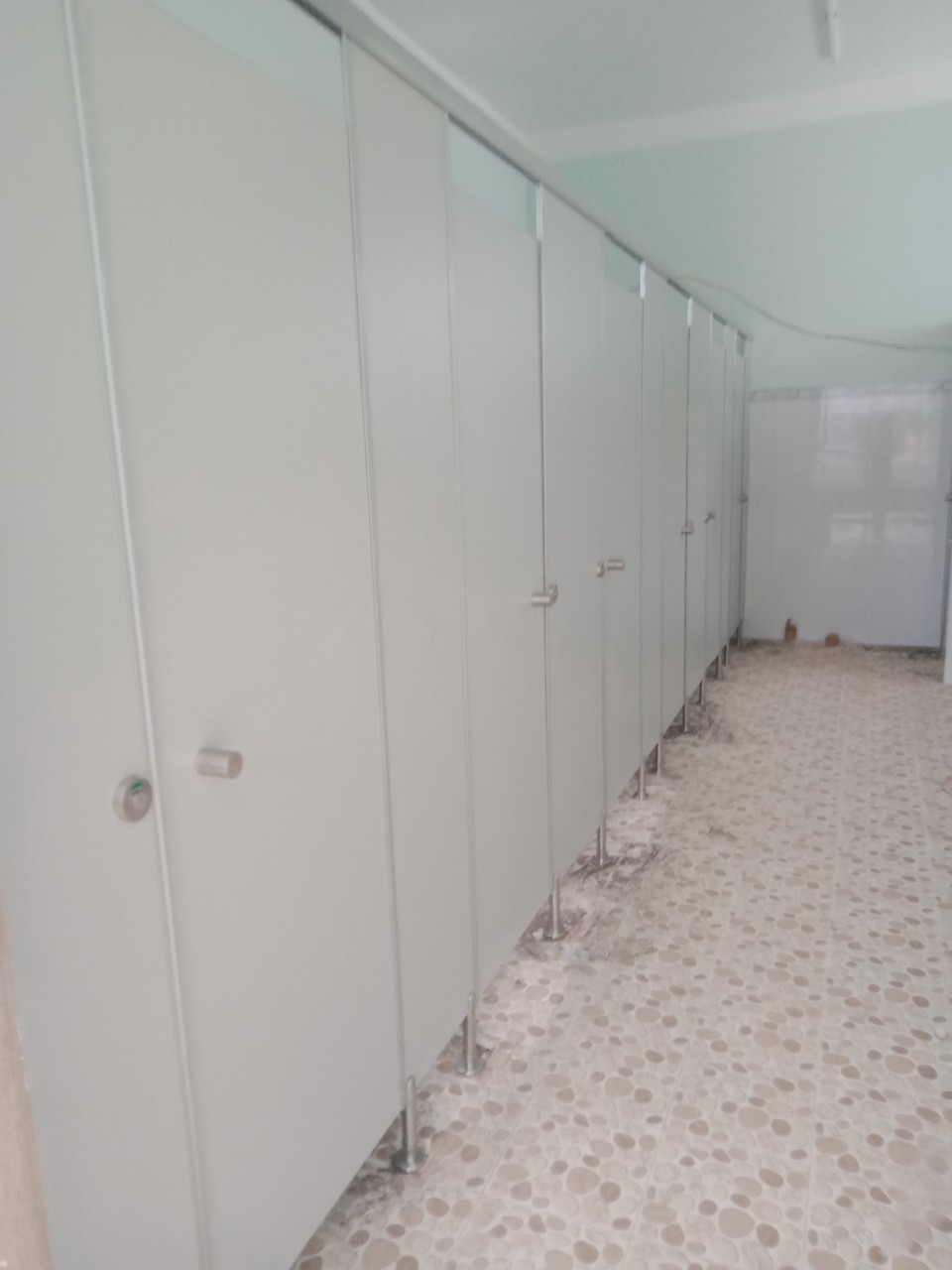 Tấm ngăn vách wc giải pháp ngăn phòng vệ sinh tốt nhất